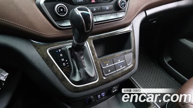 Hyundai Starex 2019 — photo 9