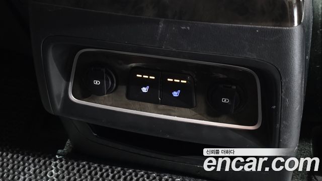 Hyundai Starex 2019 — photo 18