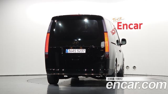 Hyundai Staria 2025 — photo 4