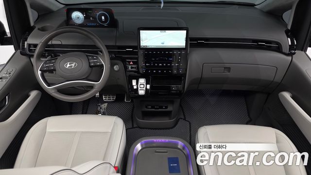 Hyundai Staria 2025 — photo 10