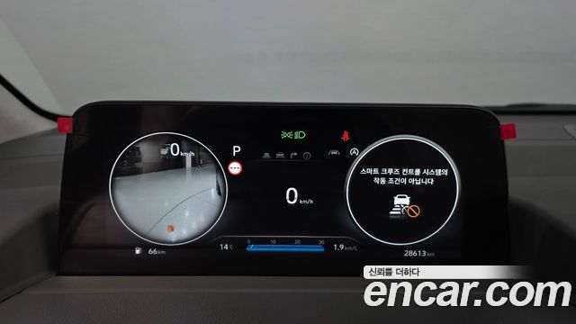 Hyundai Staria 2025 — photo 11