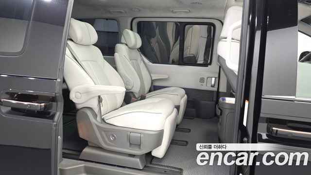 Hyundai Staria 2025 — photo 18