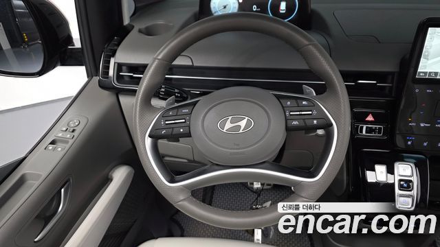 Hyundai Staria 2025 — photo 19