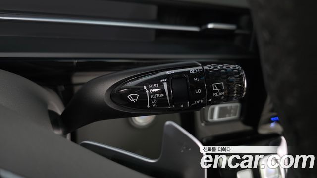 Hyundai Staria 2025 — photo 27