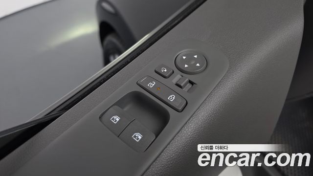 Hyundai Staria 2025 — photo 29