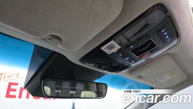 Hyundai Staria 2025 — photo 30