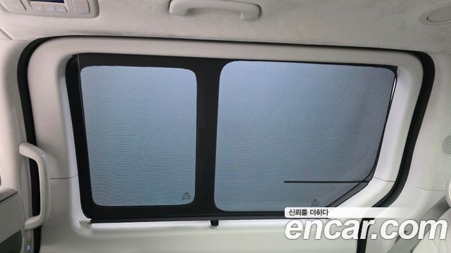 Hyundai Staria 2025 — photo 32