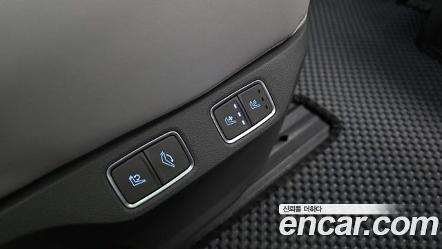 Hyundai Staria 2025 — photo 34