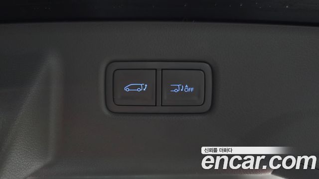 Hyundai Staria 2025 — photo 35