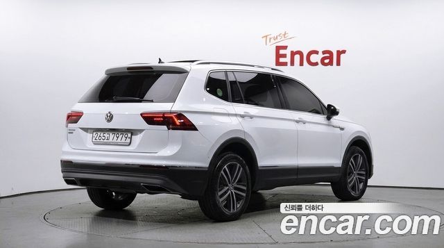 Volkswagen Tiguan 2020 — photo 2