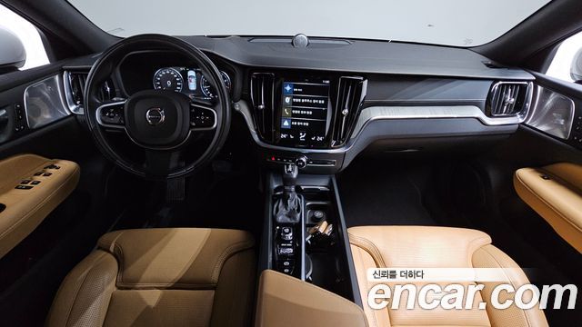 Volvo V60 2020 — photo 10