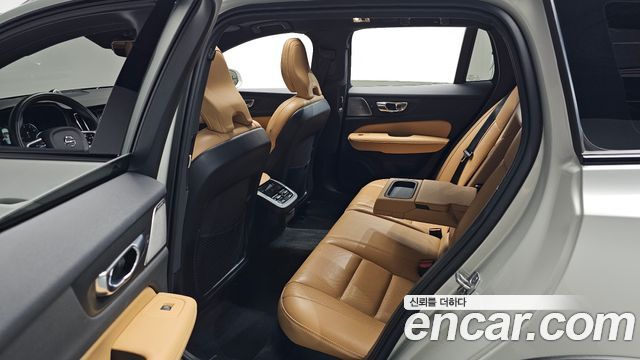 Volvo V60 2020 — photo 18