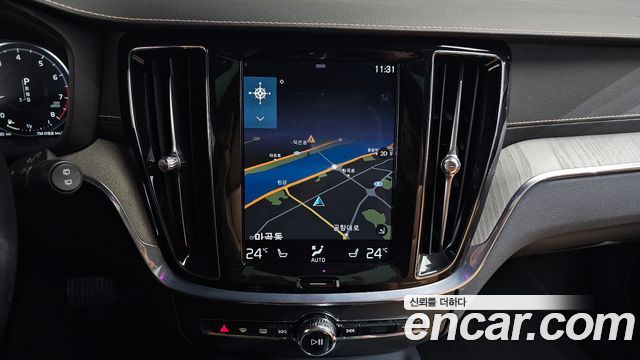 Volvo V60 2020 — photo 20
