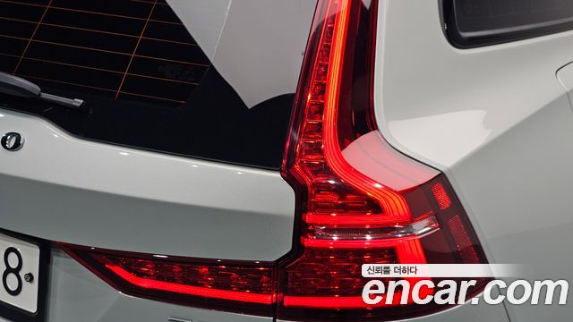 Volvo V60 2020 — photo 9