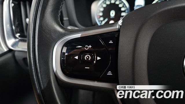 Volvo V60 2020 — photo 39