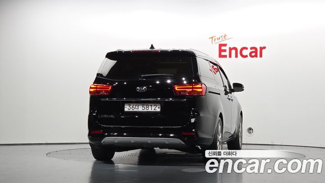 Kia Canival 2019 — photo 4