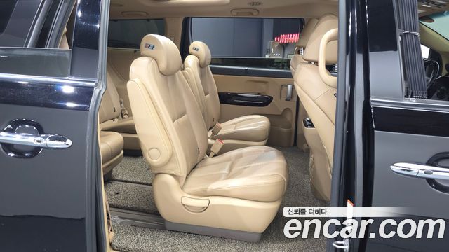 Kia Canival 2019 — photo 17