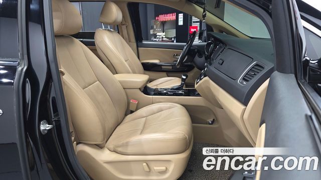 Kia Canival 2019 — photo 18