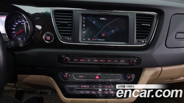 Kia Canival 2019 — photo 21