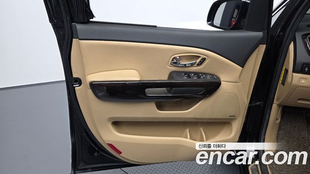 Kia Canival 2019 — photo 14