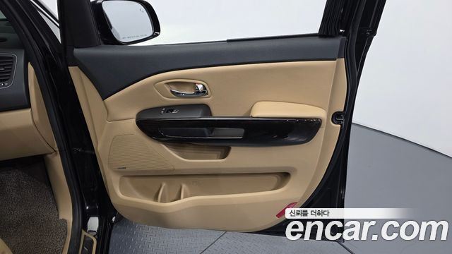 Kia Canival 2019 — photo 15