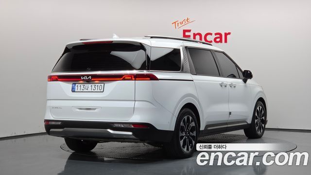 Kia Canival 2023 — photo 2