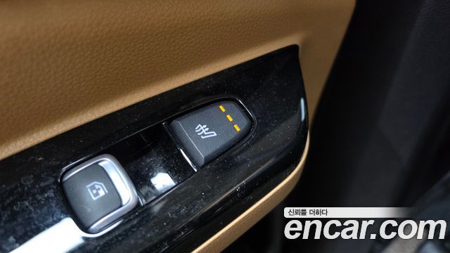 Kia Canival 2023 — photo 17