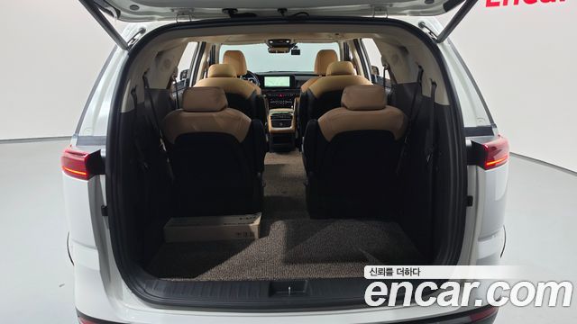 Kia Canival 2023 — photo 18