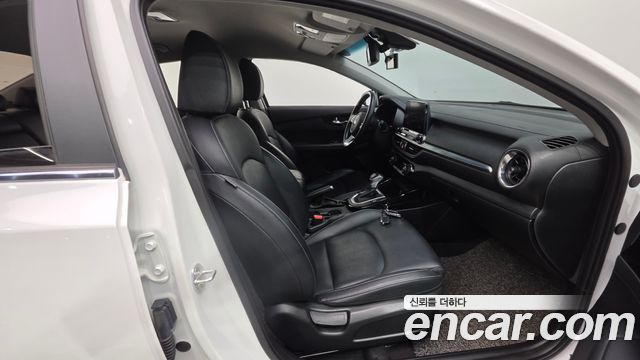 Kia K3 2021 — photo 13
