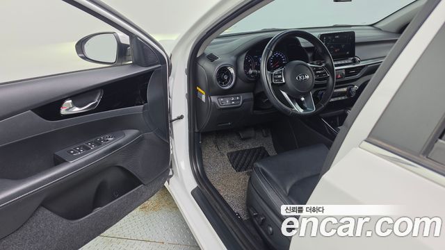 Kia K3 2021 — photo 16