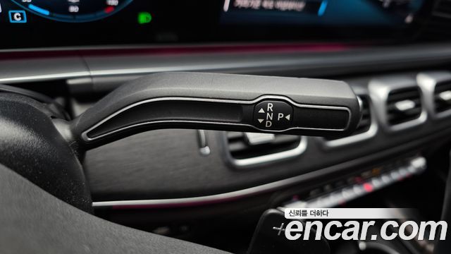 Mercedes-Benz GLS-Class 2022 — photo 12