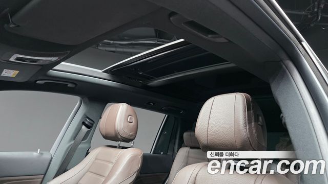 Mercedes-Benz GLS-Class 2022 — photo 25