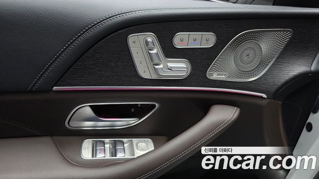 Mercedes-Benz GLS-Class 2022 — photo 27