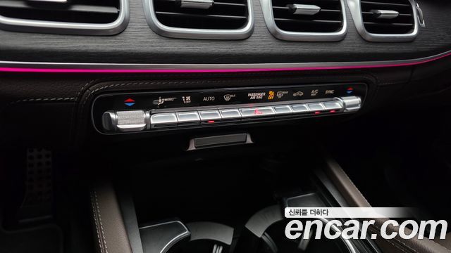 Mercedes-Benz GLS-Class 2022 — photo 31