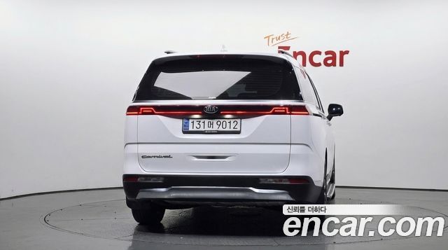 Kia Canival 2021 — photo 4