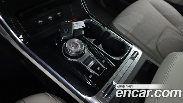Kia Canival 2021 — photo 12