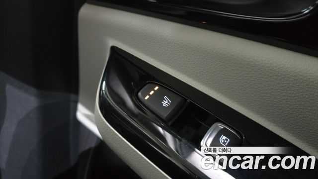 Kia Canival 2021 — photo 22