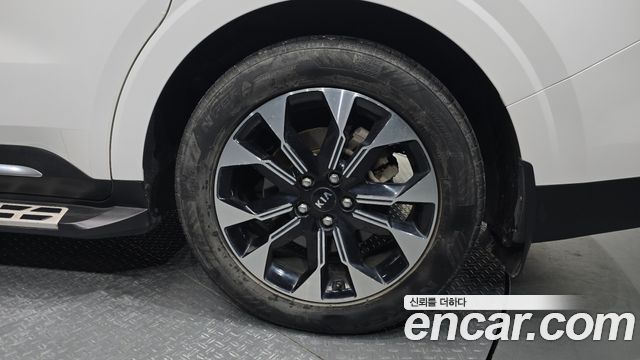 Kia Canival 2021 — photo 7