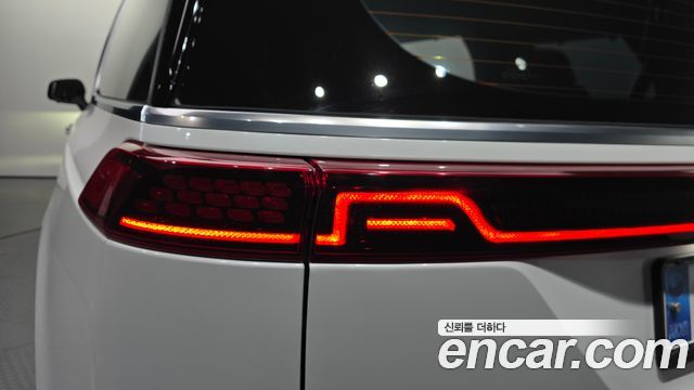 Kia Canival 2021 — photo 9