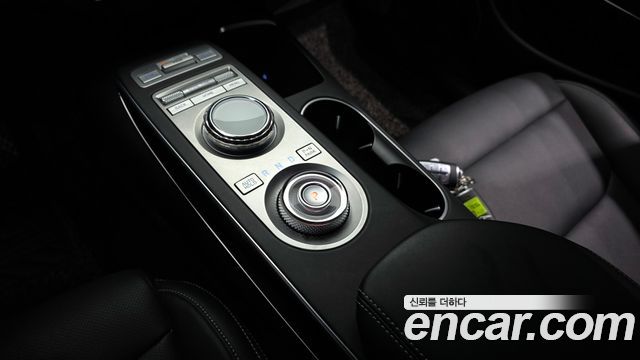 Genesis GV70 2023 — photo 9