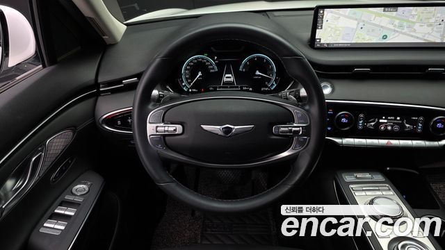 Genesis GV70 2023 — photo 13