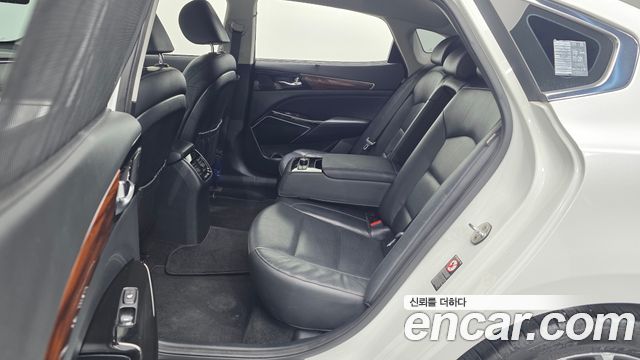 Kia K7 2016 — photo 17