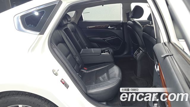Kia K7 2016 — photo 18