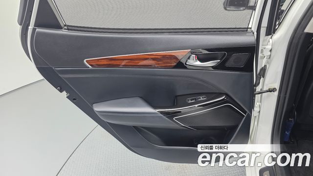 Kia K7 2016 — photo 15