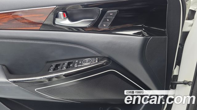Kia K7 2016 — photo 32