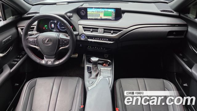Lexus UX 2022 — photo 10