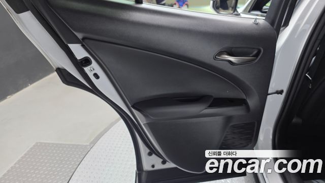 Lexus UX 2022 — photo 15