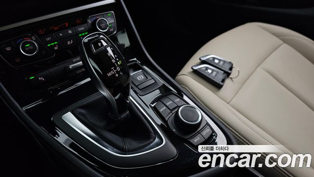 BMW 2-Series 2020 — photo 12