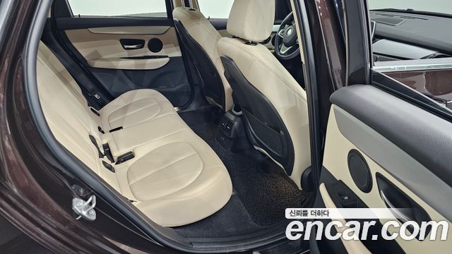 BMW 2-Series 2020 — photo 17