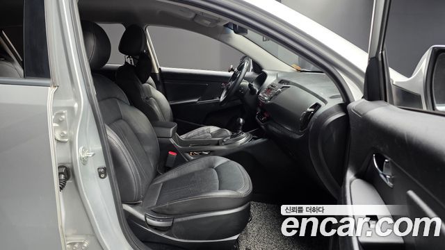Kia Sportage 2011 — photo 11